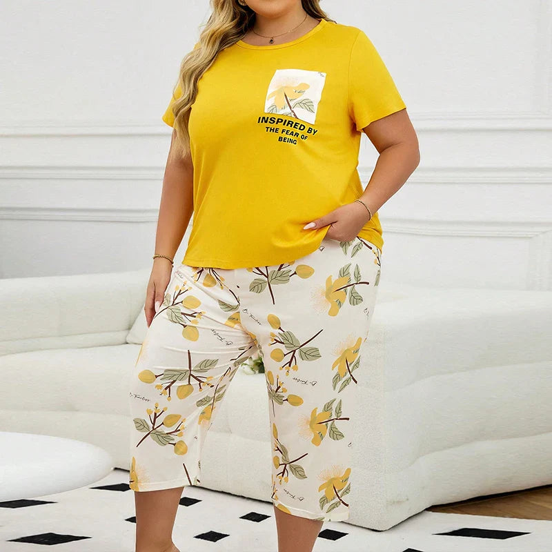Cralom Butterfly Print Plus Size Pajama Set with Short Sleeve Top and Capri Pants