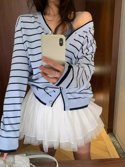 Cralom 2025 Spring Contrast Stripe Knit Cardigan: Retro V-Neck Slim Top