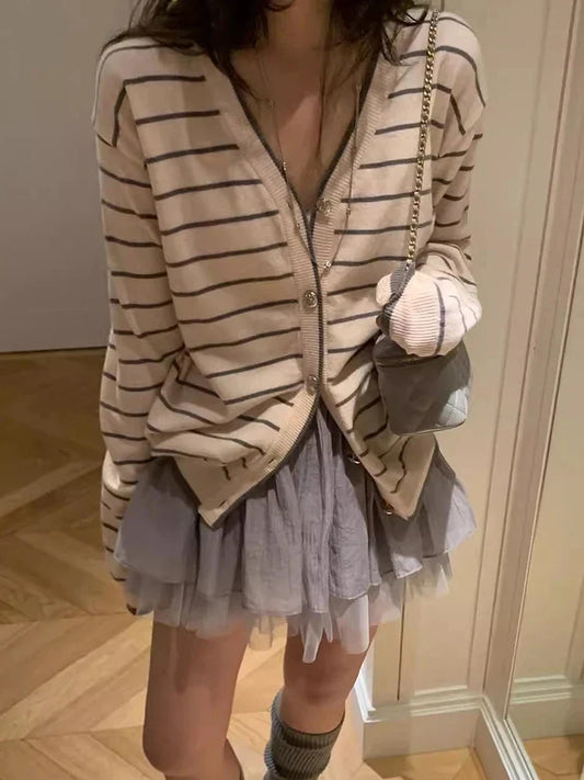 Cralom 2025 Spring Contrast Stripe Knit Cardigan: Retro V-Neck Slim Top