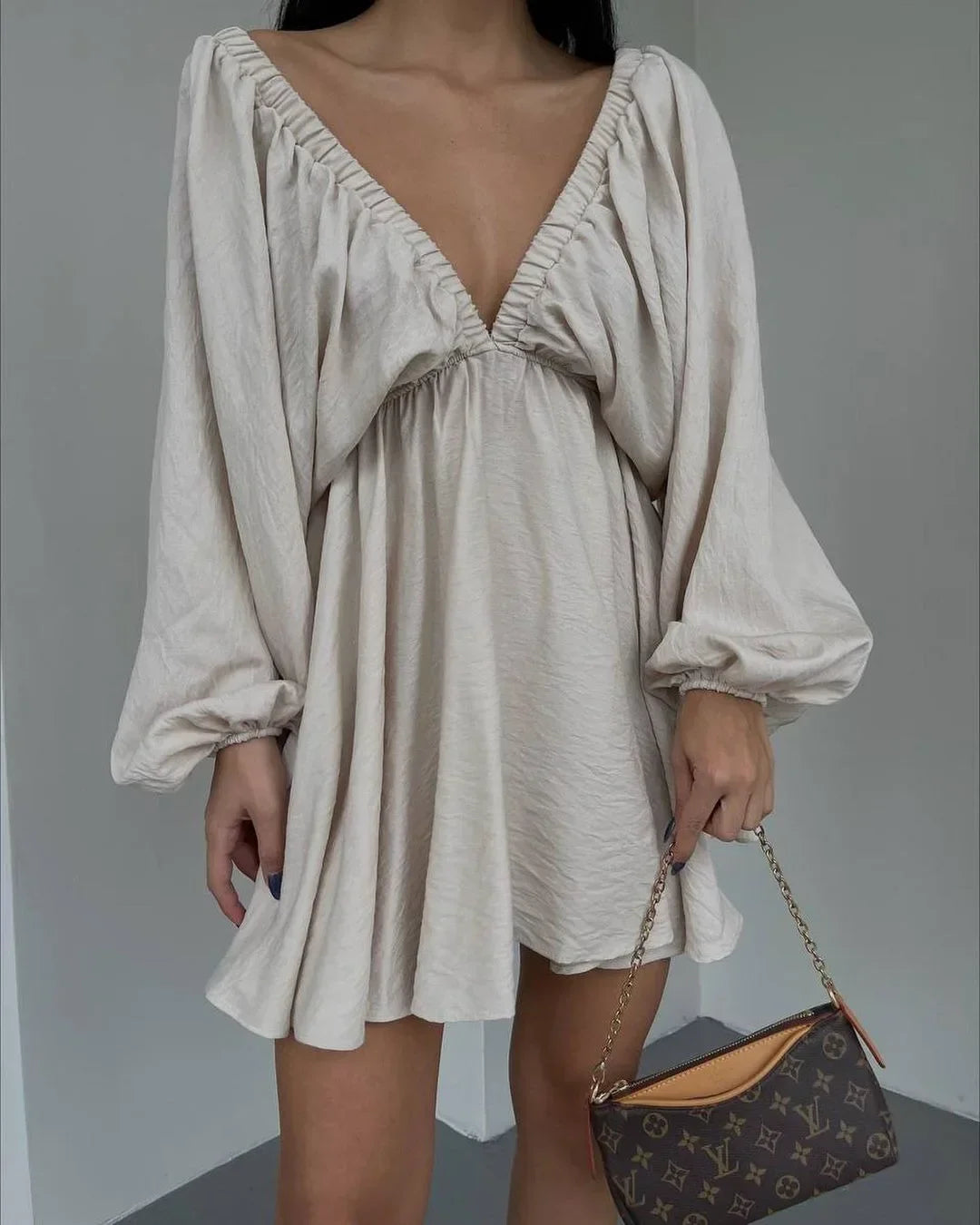 Cralom Deep V-neck Bubble Dress with Open Back and Large Swing Skirt