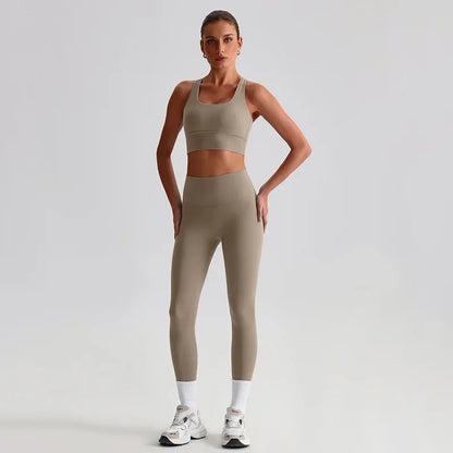 Cralom Seamless Yoga Set: Backless Sports Bra & Booty-Lifting Leggings