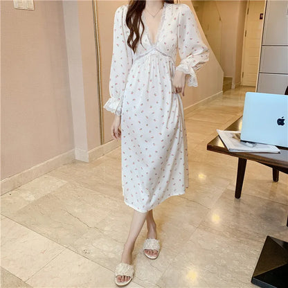 Cralom Long-sleeved Princess Style Nightgown for Women - Spring/Autumn Fashion with Chest Pad