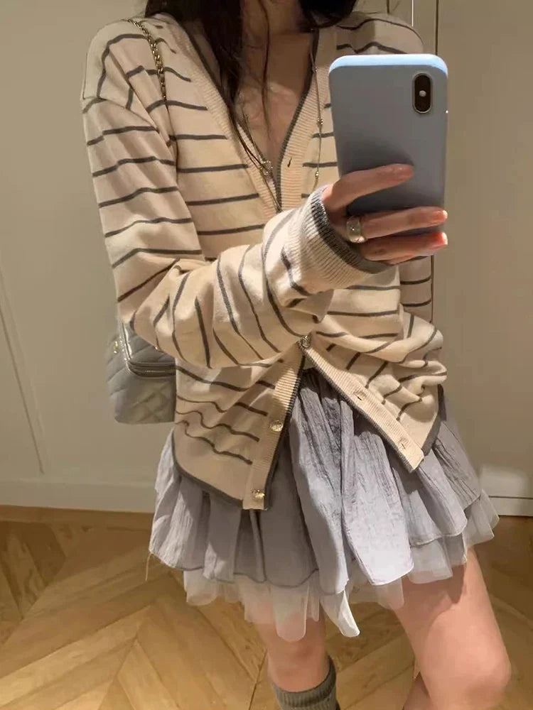Cralom 2025 Spring Contrast Stripe Knit Cardigan: Retro V-Neck Slim Top
