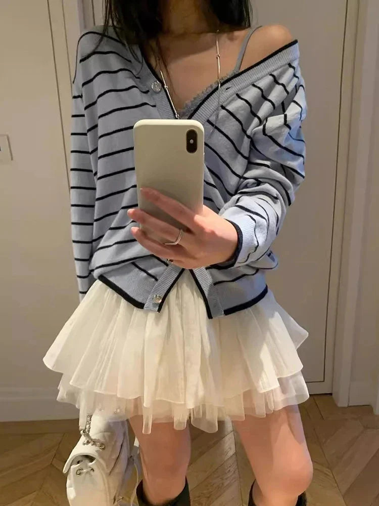 Cralom 2025 Spring Contrast Stripe Knit Cardigan: Retro V-Neck Slim Top