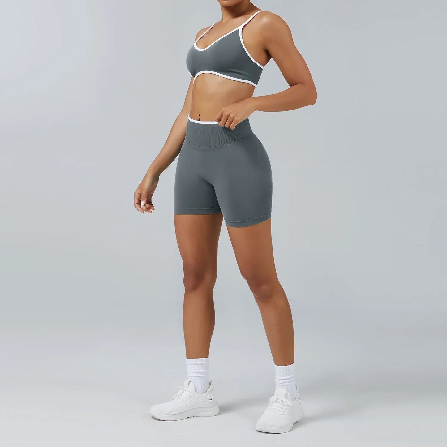 Cralom Seamless Yoga Set: Backless Sports Bra & Quick-Dry Leggings for Fitness